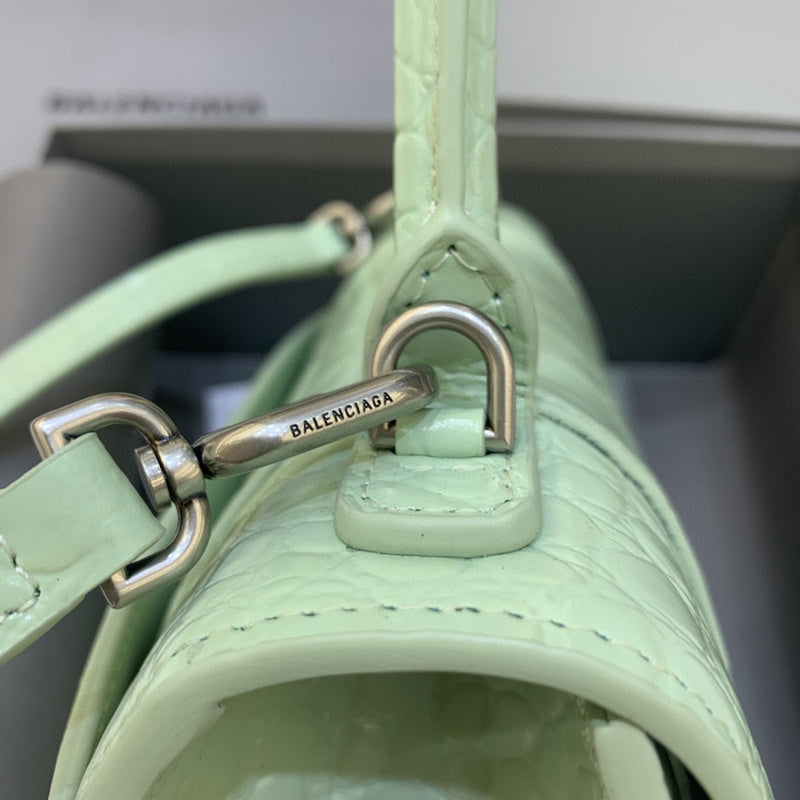 Zivas Charm Timeless Appeal Premium Handbag (Premium Everyday Carry) – Close-Up Detail