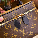  smart structured bag detail view showing craftsmanship