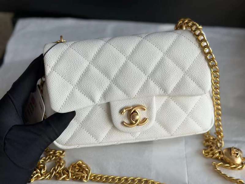 Zivas Charm Versatile Design Everyday Handbag (Premium Everyday Carry) – Close-Up Detail