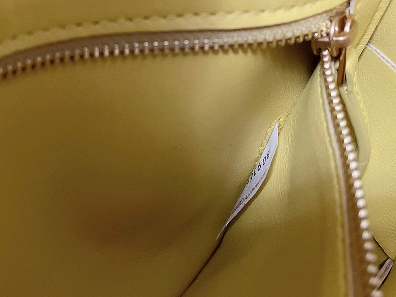 Classic Faux Leather Handbag - Premium Craftsmanship Detailing | Women's Premium Handbag #1635 - texture close-up (image 9) of designer-inspired handbag