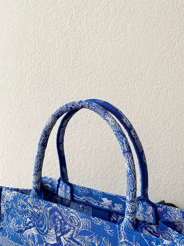 Side profile of classic statement women's handbag – women's premium purse