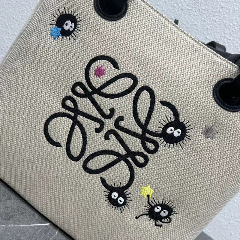 Ziva's Charm handbag – back view (29cm*14cm*25cm)