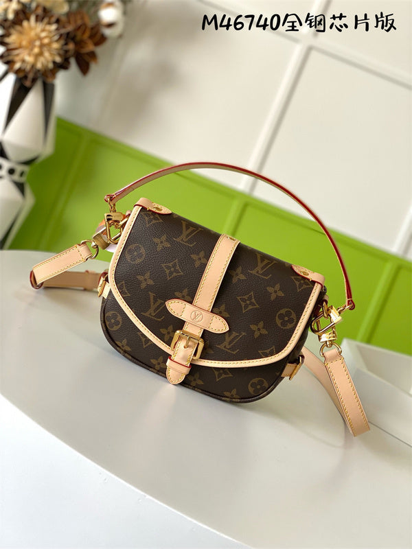  Structured crossbody bag front view