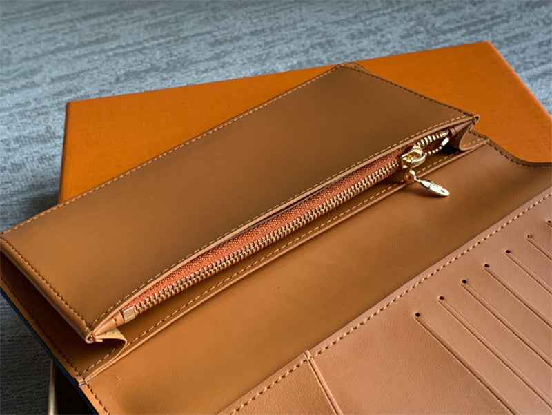 crossbody bag close-up of hardware and finish 17