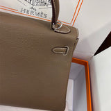  carryall bag interior and compartment view 9
