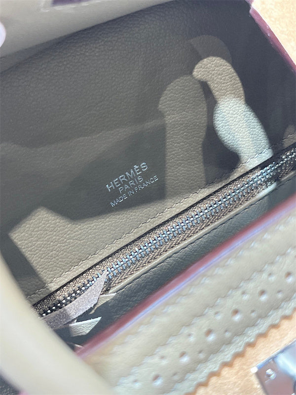  tote bag interior and compartment view