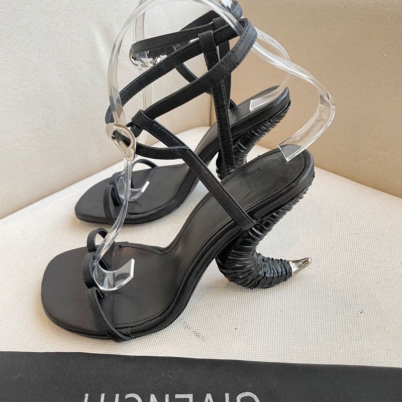 Givenchy shoes Style 122 - top view showing design