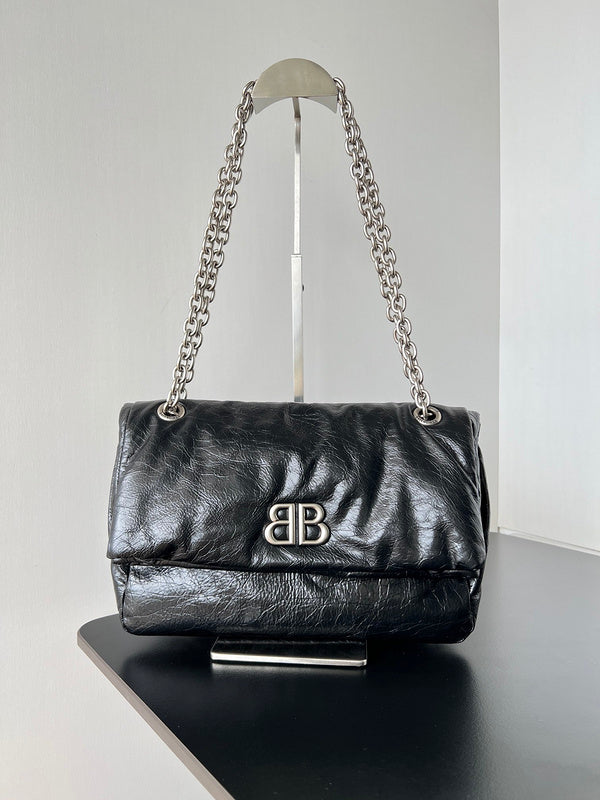 Zivas Charm Elevated Essentials Statement Handbag (Designer-Inspired Craftsmanship) – Styled Look