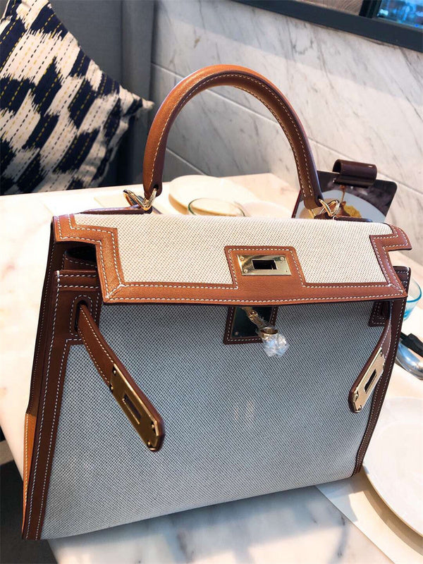  crossbody bag interior and compartment view 15