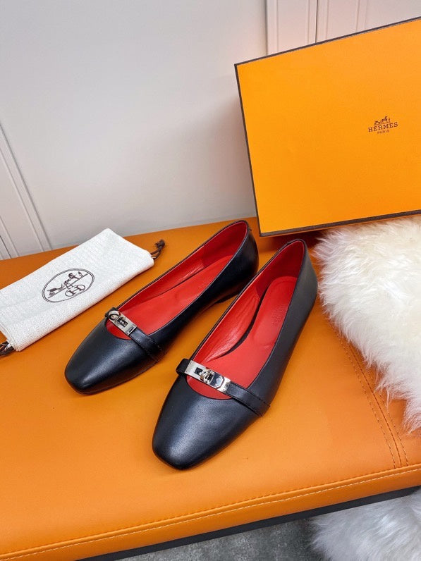 Hermes shoes Style 401 - texture and material detail