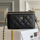 Zivas Charm Everyday Sophistication Designer Handbag (Versatile Style Statement) – Front View