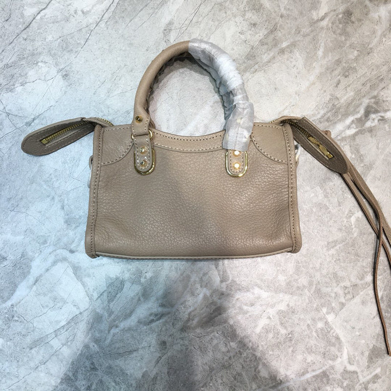 Effortless Premium PU Leather Handbag - Statement Silhouette | Women's Everyday Carry Handbag #693 - hardware and detail close-up (image 5) of designer-inspired handbag