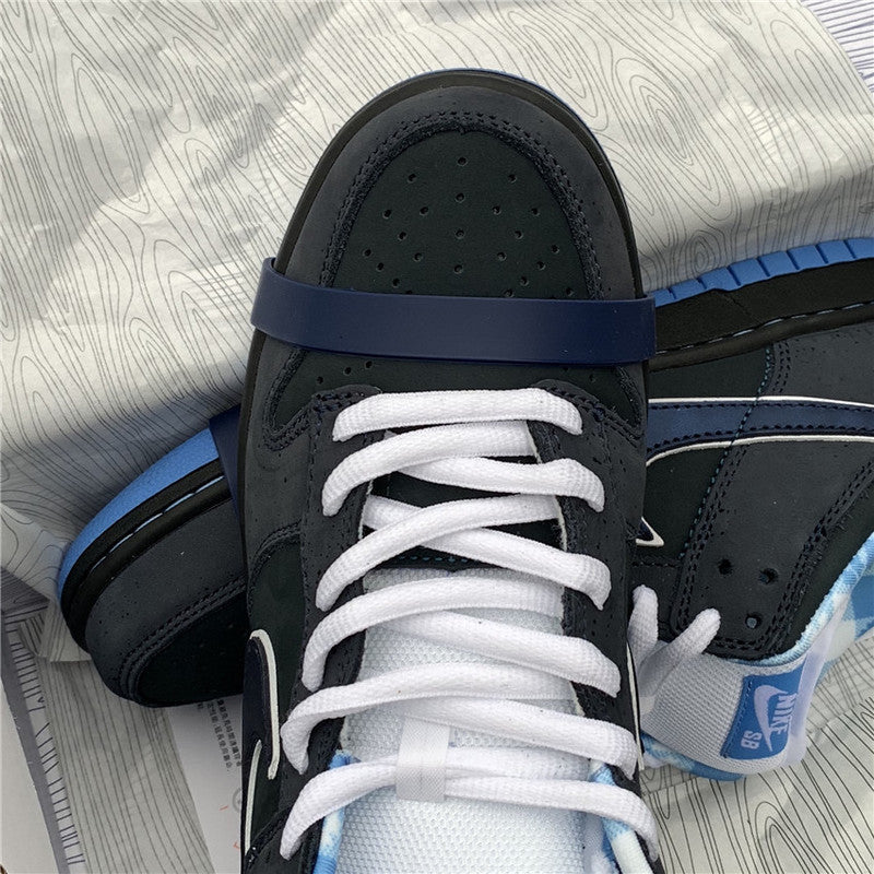 Nike Men's & Women's Premium Low-Top Trainers — Style 193 close-up view