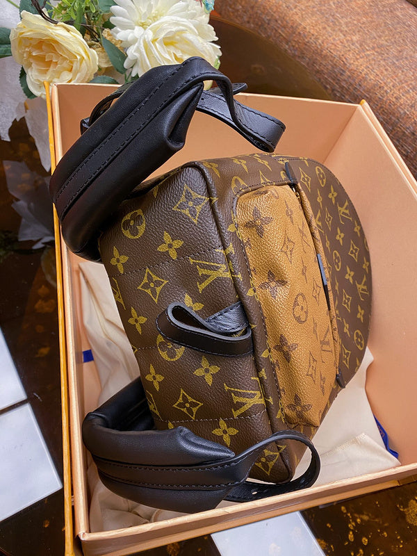 Close-up detail of structured everyday-luxe women's handbag – women's statement bag