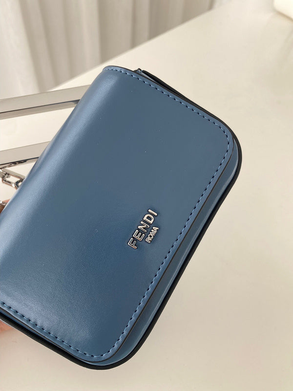 Ziva's Charm handbag – close-up view (13cm*7cm*6cm)