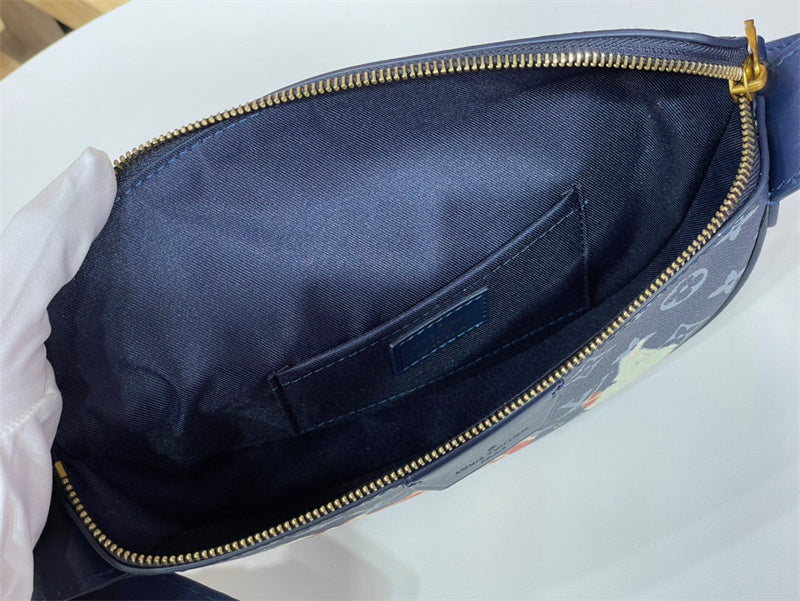  Elegant top-handle bag carried on shoulder 10