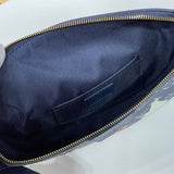  Elegant top-handle bag carried on shoulder 10