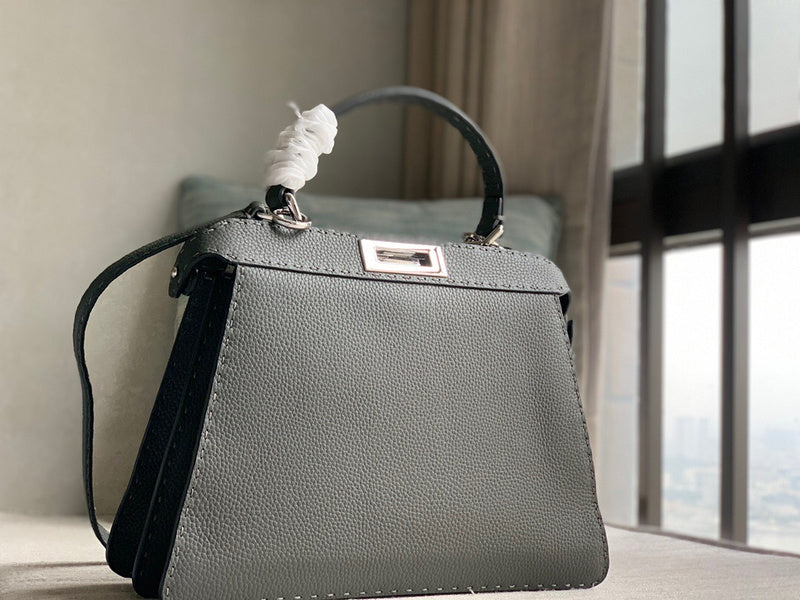 Ziva's Charm handbag – detail view (33cm*12cm*25cm)