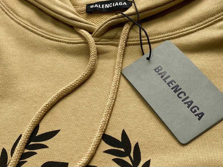 Three-quarter angle view of Balenciaga luxury piece style No.549