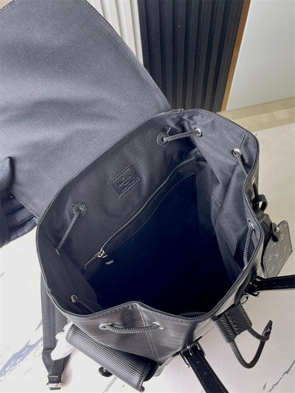  shoulder bag interior and compartment view 9