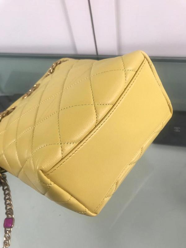 Zivas Charm Contemporary Flair Fashion Handbag (Versatile Style Statement) – Detail View