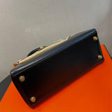  tote bag interior and compartment view 9