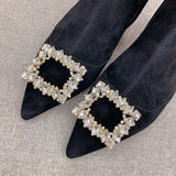 Front view of Roger Vivier luxury piece style No.061