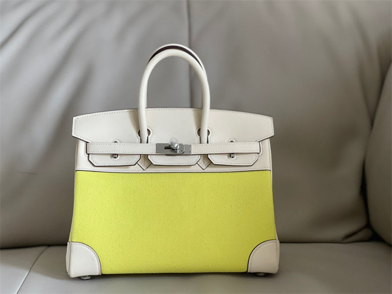  Sophisticated shopper bag front view