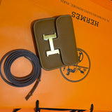 Side view of crisp structured handbag