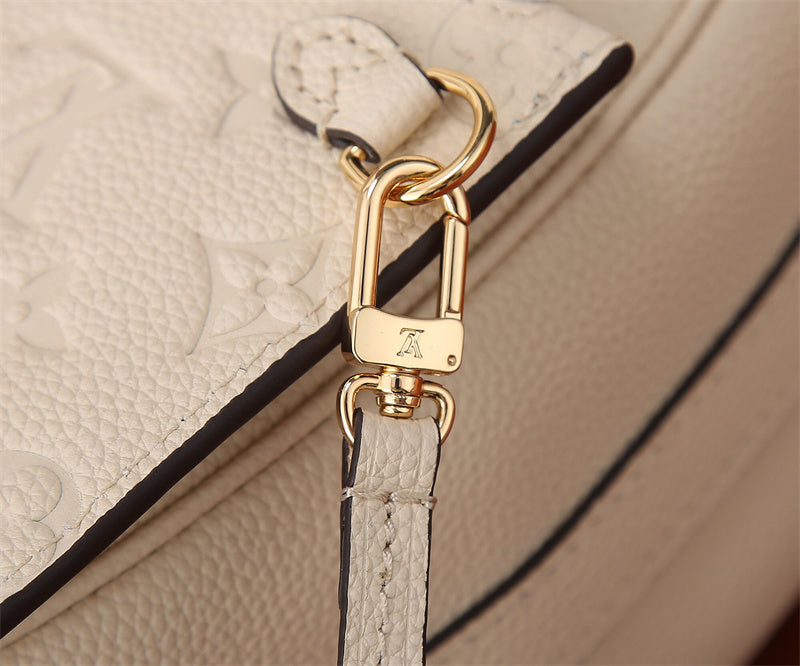  Graceful carryall bag front view 13