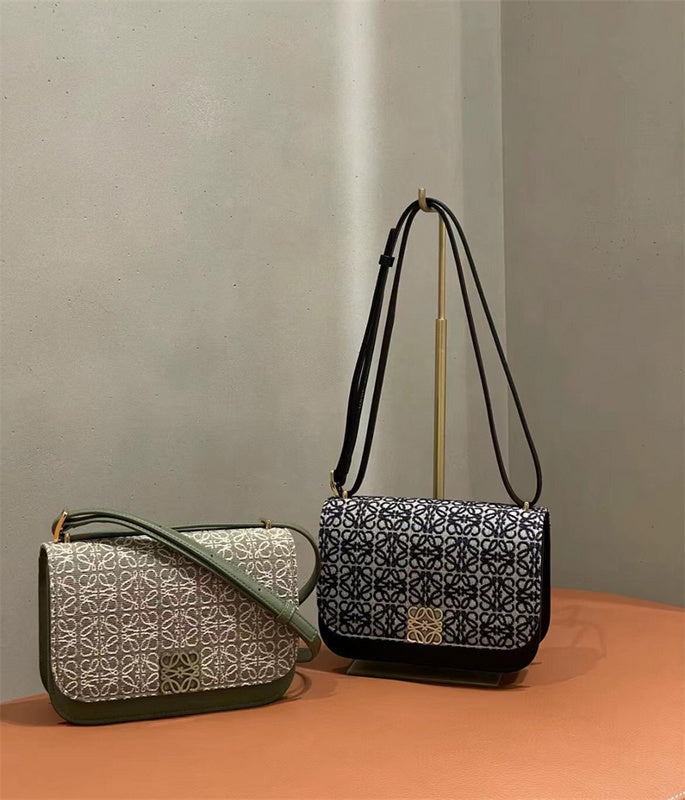 Ziva's Charm handbag – styled view (22.5cm*6.5cm*15.5cm)