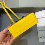 Statement Vegan Leather Handbag - Chic Everyday Appeal | Women's Designer-Inspired Purse #986 - hardware and detail close-up (image 5) of designer-inspired handbag