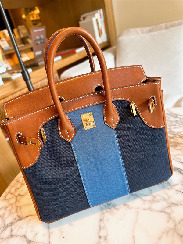 satchel interior and compartment view
