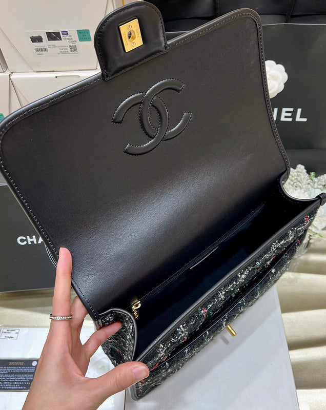  women's handbag, spacious design, view 10