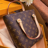  Effortless structured bag carried on shoulder