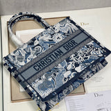 Interior view of everyday-luxe signature women's handbag – women's premium purse