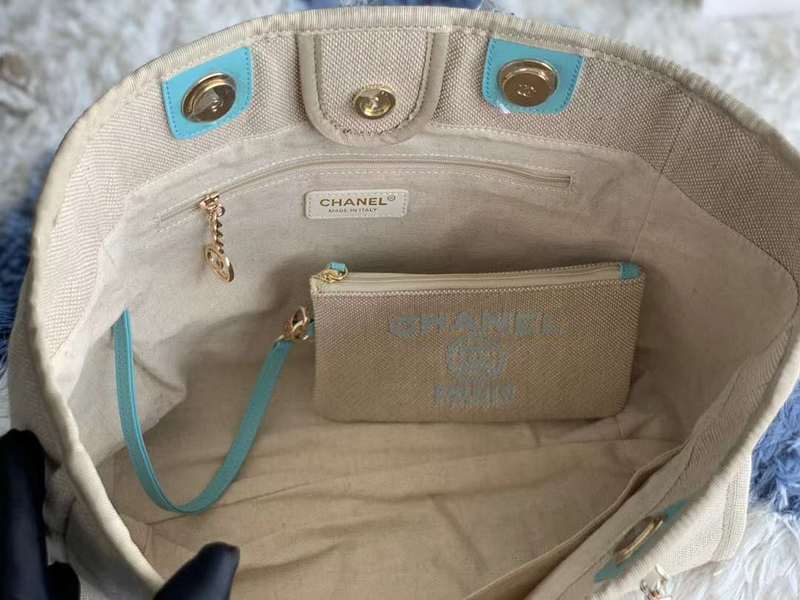 Zivas Charm Refined Everyday Style Everyday Handbag (Statement-Ready Design) – Lifestyle Shot