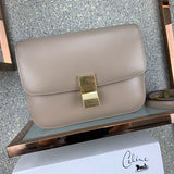 Side profile of modern classic women's handbag – women's luxury accessory