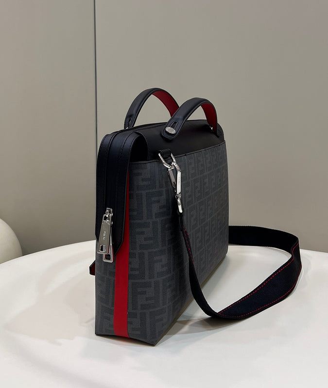 Ziva's Charm handbag – close-up view (38cm*8cm*27cm)
