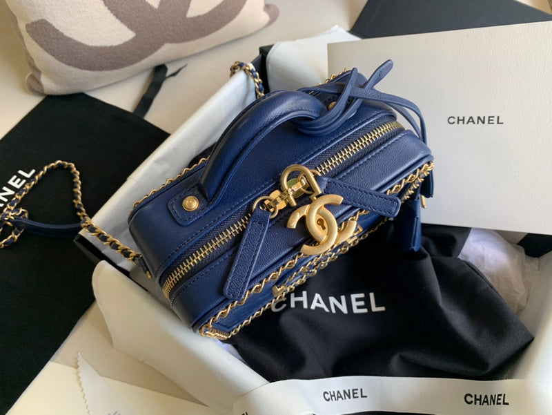  handbag, compact everyday style, image 8