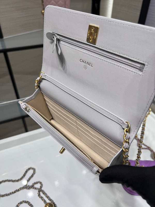 Zivas Charm Signature Style Designer Handbag (Everyday Luxury Essential) – Detail View