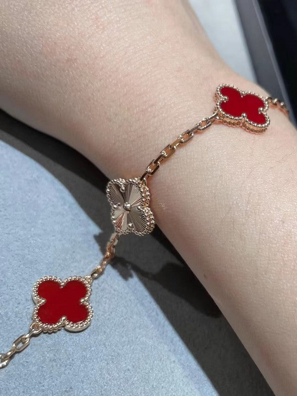 Close-up detail view of Van Cleef & Arpels unisex jewelry piece