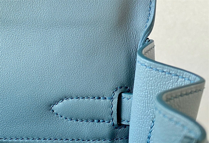 Close-up detail of crisp bag design
