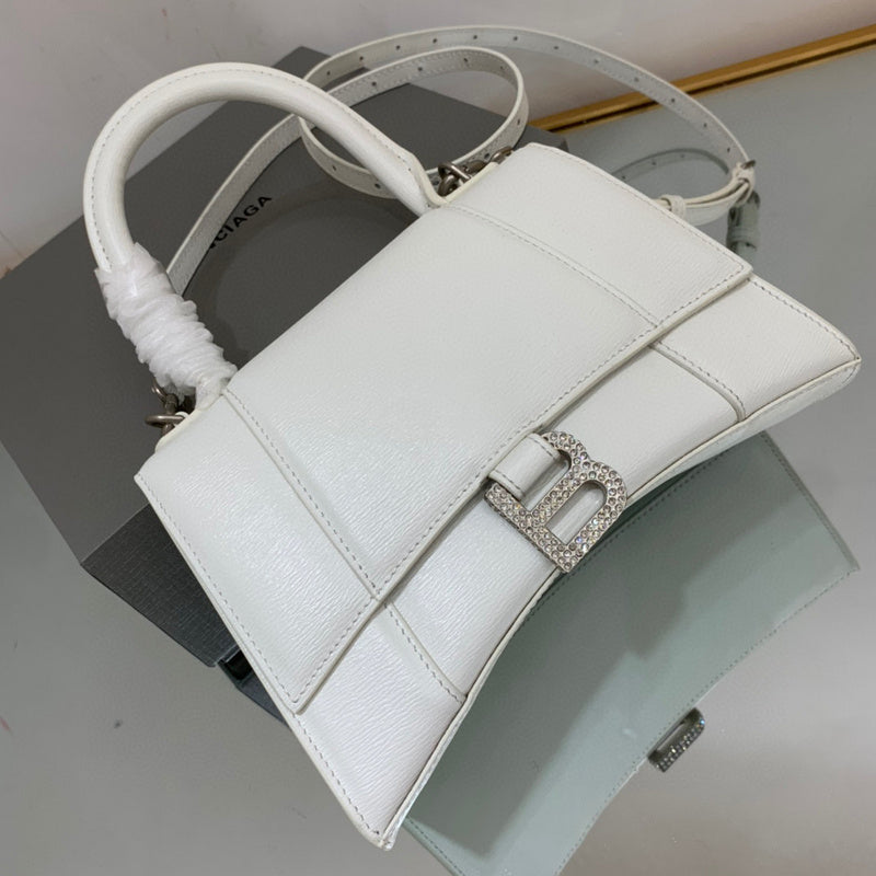 Zivas Charm Effortless Sophistication Statement Handbag (Polished Everyday Piece) – Styled Look
