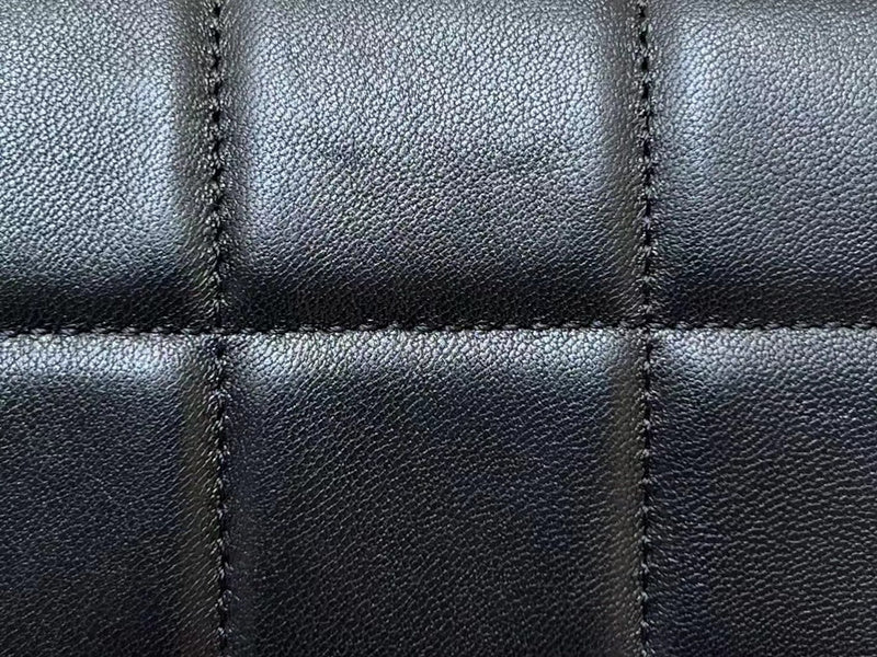  handbag, compact everyday style, image 3