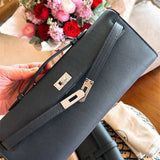  minimalist handbag styled with outfit