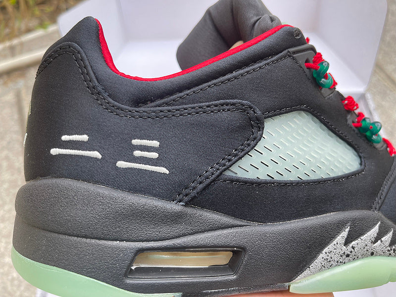 Nike Men's & Women's Luxury Lifestyle Trainers — Style 255 front view