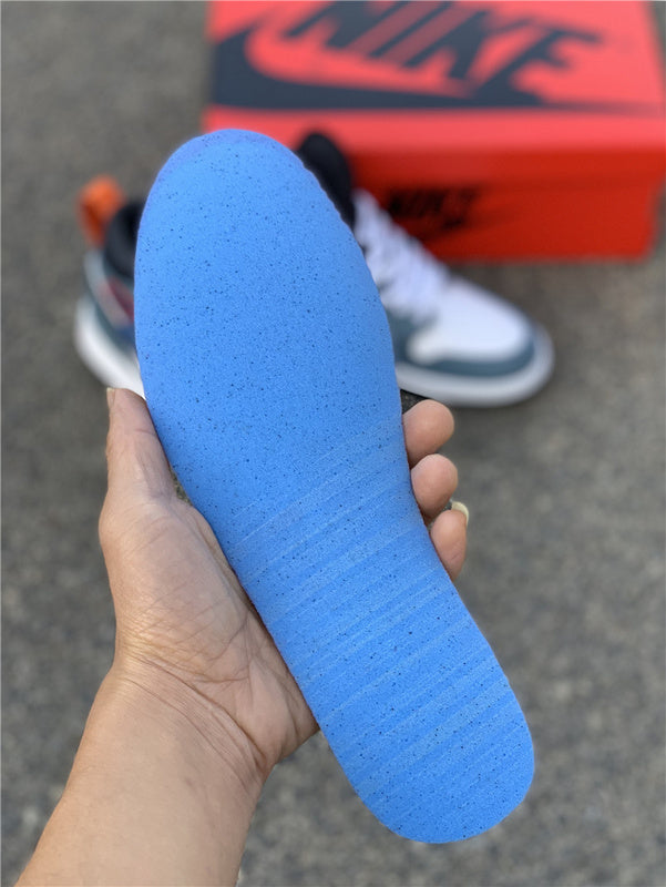 Nike Men's & Women's Premium Low-Top Trainers — Style 001 interior view