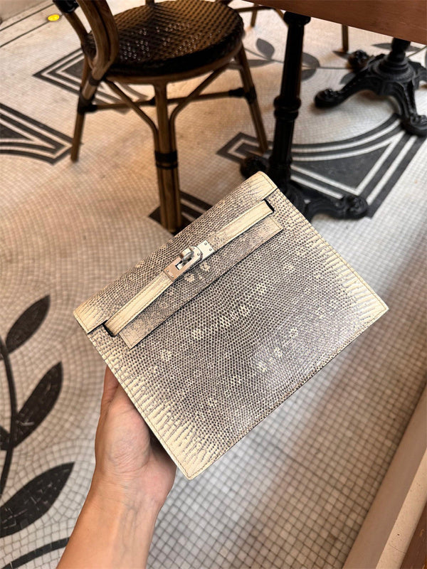 Streamlined handbag styled for everyday wear