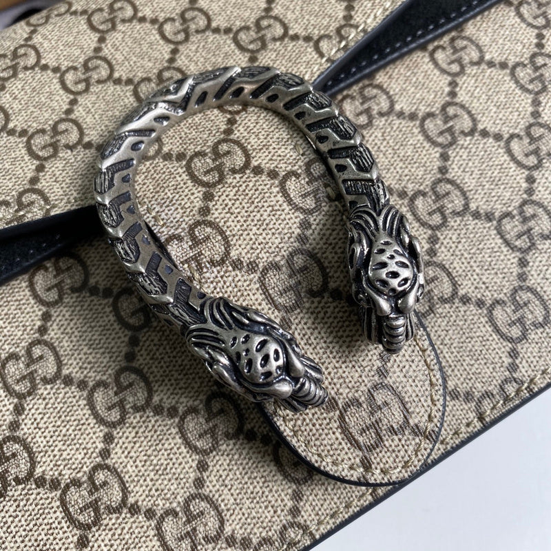 Handle and strap detail of premium statement women's handbag – women's statement bag